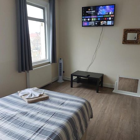 Family Friendly 3 Bedroom Flat Zone 2 - Children Stay Free! London Bagian luar foto