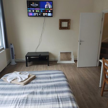 Family Friendly 3 Bedroom Flat Zone 2 - Children Stay Free! London Bagian luar foto