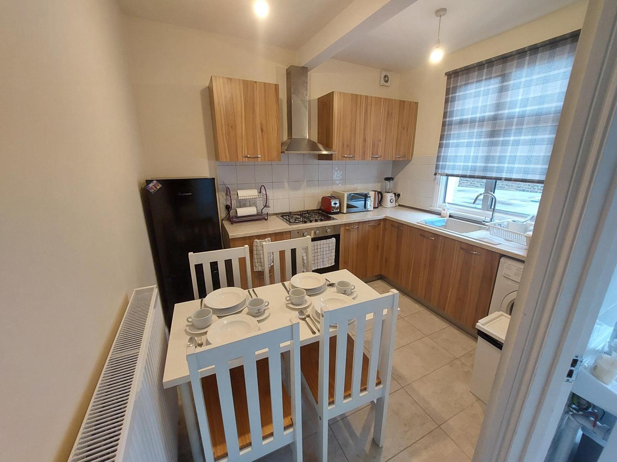 Family Friendly 3 Bedroom Flat Zone 2 - Children Stay Free! London Bagian luar foto